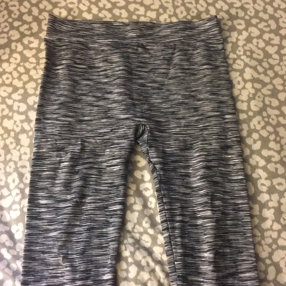 Black and white striped pattern leggings